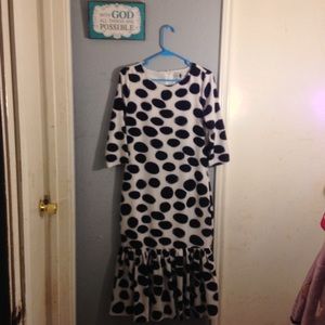 Very pretty polka dot dress !!!!